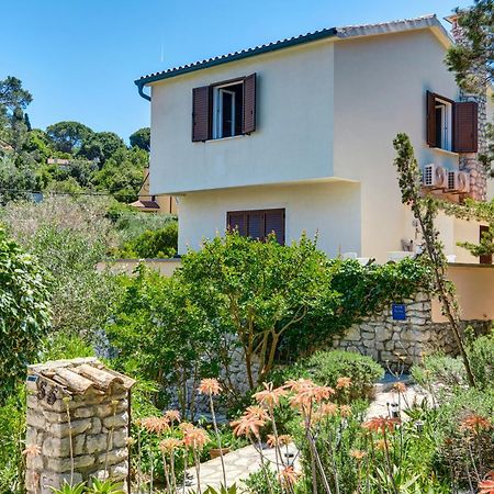 Holiday Home Villa Esperanca เวลิโลชิน ภายนอก รูปภาพ