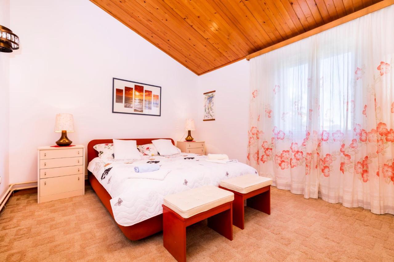 Holiday Home Villa Esperanca เวลิโลชิน ภายนอก รูปภาพ