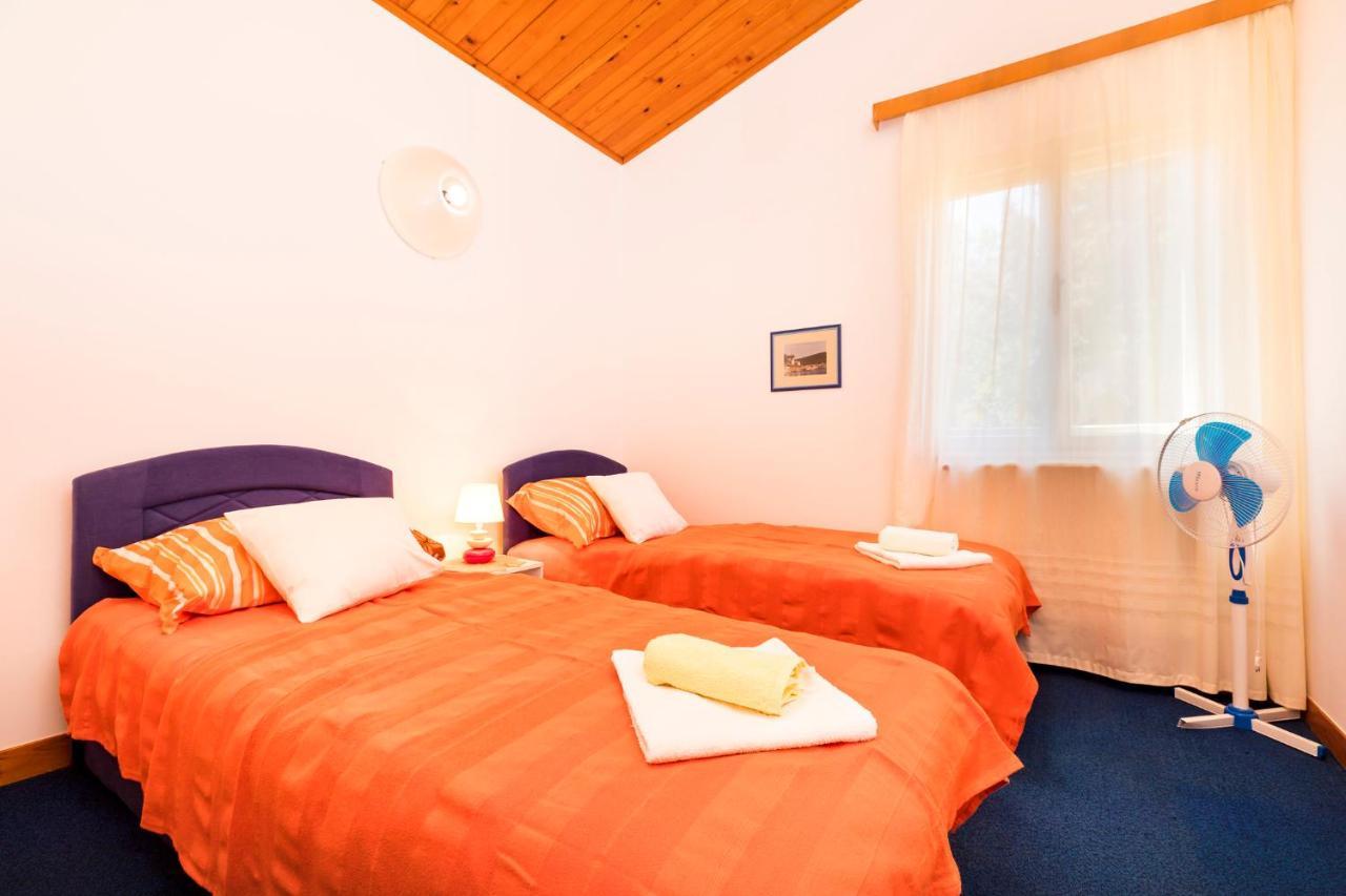 Holiday Home Villa Esperanca เวลิโลชิน ภายนอก รูปภาพ