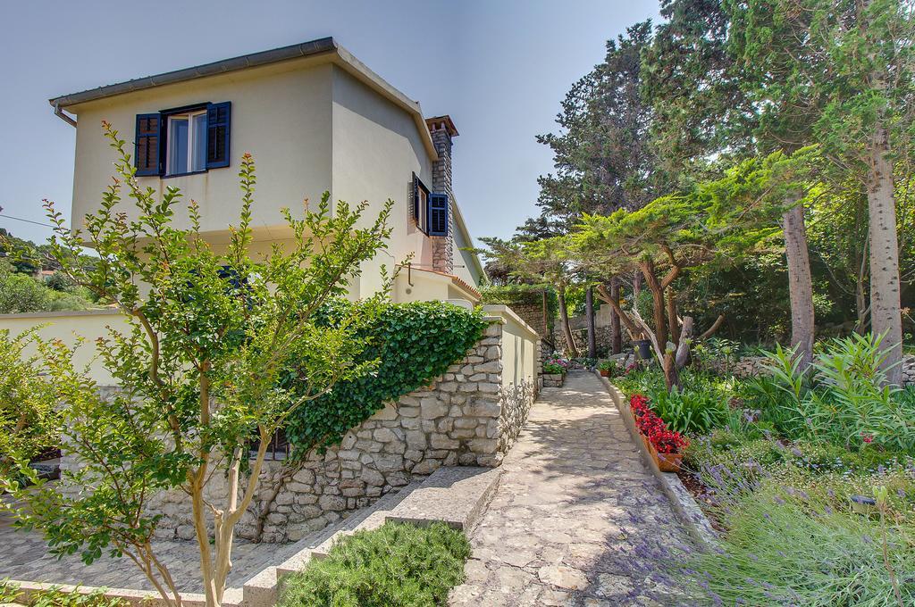 Holiday Home Villa Esperanca เวลิโลชิน ภายนอก รูปภาพ
